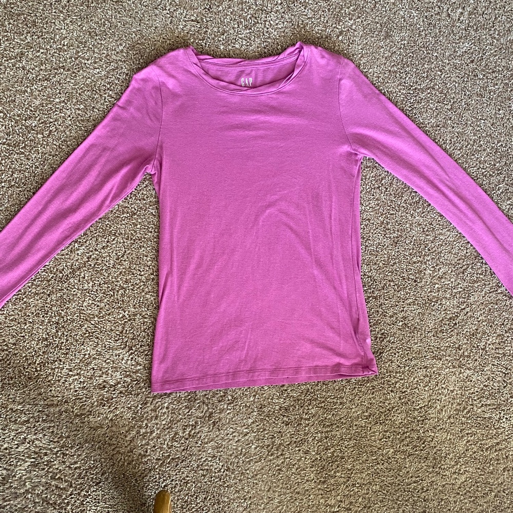 Size Small Pink Gap Long sleeve